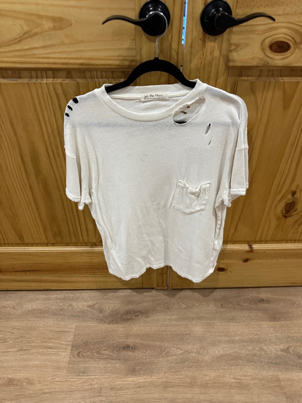 We thr free distressed t